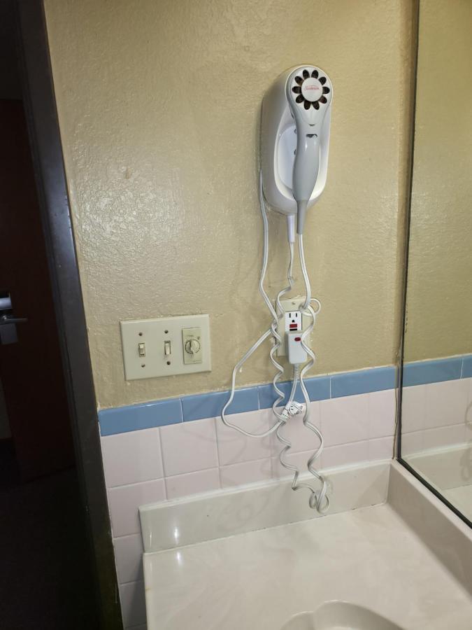 Americas Best Value Inn Pharr/Mcallen Екстер'єр фото